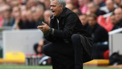 José Mourinho técnico del Manchester United mantiene un historial positivo ante el Benfica con cuatro victorias, dos empates y una derrota.