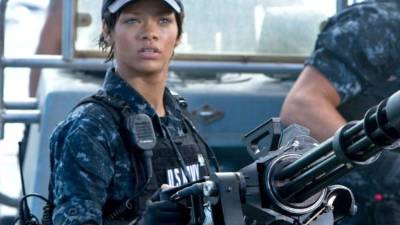 Rihanna en una escena de “Battleship”.