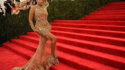 Los rumores acerca del falso embarazo de Beyoncé llevan circulando desde que dio a luz en 2008. En 2012 su prima Ángela Knowles confirmó los rumores. La cantante calla al respecto.