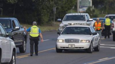 Miles de personas comenzaron a evacuar las costas de Carolina del Sur y del Norte previo al impacto del huracán Florence este jueves./AFP.