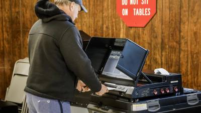Arizona es uno de los estados que ha reportado fallos en las máquinas de votación en los comicios de este martes.