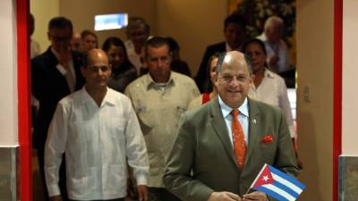 El presidente Luis Solís pedirá soluciones a Cuba por migrantes.