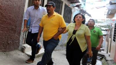 Ricardo Paz, padre de la presentadora Paola Paz, asegura que no ha visto a su hija, solo han hablado por teléfono.