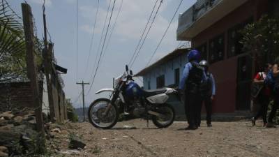La Policía llegó a la escena; vecinos dijeron que el menor no era del lugar.
