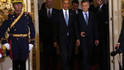 Los presidentes Obama y Macri camino a su reunión en la Casa Rosada, sede del ejecutivo argentino.
