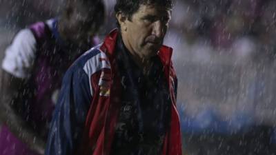 Vargas lamentó los problemas defensivos del cuadro albo.