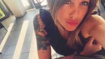 Ella es Francesca Costa, quien se ha hecho viral en las últimas horas en las redes sociales luego de que su hijo, un destacado futbolista, le pidió que ya no subiera fotos tan sensuales en sus redes sociales.