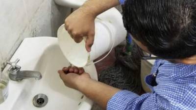 No tienen agua ni para lavarse las manos.