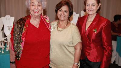 Mimi Panayotti, Mary Handal y Jeannette Salomón.