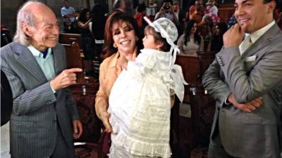 La idea de que la pequeña recibiera el sacramento del bautismo fue de Verónica Castro, según dijo Cristian.