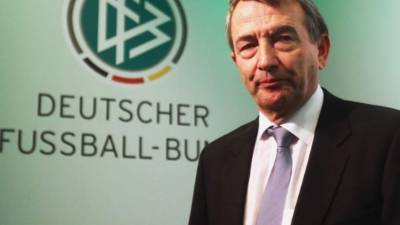 Niersbach inició su carrera como funcionario como jefe de prensa de la DFB.