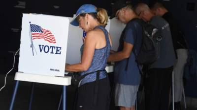 Miles de ciudadanos estadounidenses salieron a votar este día.