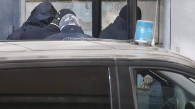 Miembros del Servicio Federal de Seguridad ruso (FSB, antiguo KGB) a su llegada a una comisaría de Moscú. EFE/Archivo