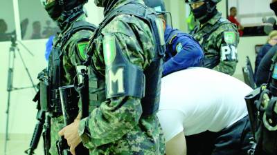 Ayer el acusado fue llevado ante los jueces bajo estrictas medidas de seguridad.