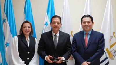 El pleno del TJE lo conforman los magistrados Miriam Barahona, Mario Flores Urrutia (presidente) y Mario Morazán.