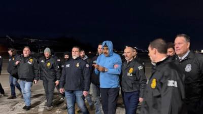 Fotografía que muestra al presidente de Venezuela, Nicolás Maduro, escoltado por agentes de la Administración para el Control de Drogas (DEA) el 3 de enero de 2026, en Nueva York (Estados Unidos).