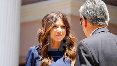 Kristi Noem, enviada especial del Gobierno de Estados Unidos, llegó al mediodía de este domingo a Casa Presidencial para sostener una reunión de alto nivel con el presidente hondureño Nasry Asfura.