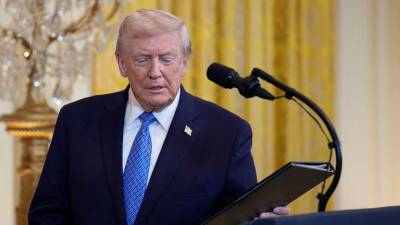 El mandatario intensificó la presión sobre Venezuela, un país dependiente del negocio petrolero, tras incautar la semana pasada un buque.