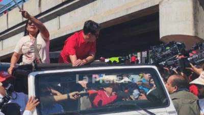 El expresidente Manuel Zelaya Rosales se hizo presente a la movilización del Día del Trabajador este viernes 1 de mayo de 2026 en Tegucigalpa.