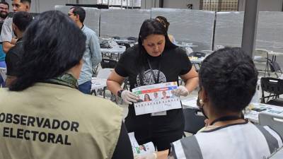 El escrutinio especial inició este jueves por la tarde, luego de que se pospuso en varias ocasiones por disputas partidarias y