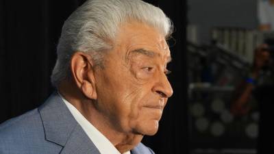 El presentador chileno Don Francisco vuelve en edad avanzada al estudio de 'Sábado Gigante en Miami', programa con el que rompió récords desde Estados Unidos, donde el próximo domingo estrena un nuevo programa que mezcla el ayer y el hoy, según dice en una entrevista con EFE.