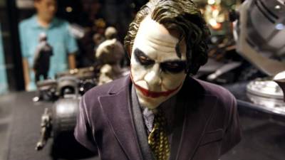 Figuras del personaje 'The Joker' en una exposición. EFE/Archivo