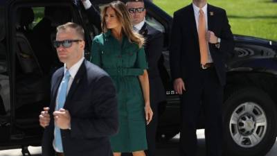 La primera dama de EEUU, Melania Trump, hizo hoy de anfitriona de Akie Abe, la esposa del primer ministro de Japón, Shinzo Abe, durante una visita guiada al museo Henry Morrison Flagler, en Palm Beach (sureste de Florida), ignorando el escándalo generado por la aparición de la actriz de cine para adultos, Stormy Daniels, que alega un romance con el presidente Trump, en una corte de Nueva York.