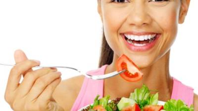 Al momento de ingerir sus alimentos hágalo con tranquilidad.