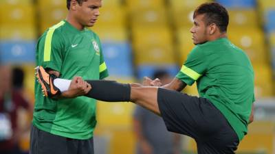 Thiago Silva y Neymar en un entrenamiento con la selección brasileña.