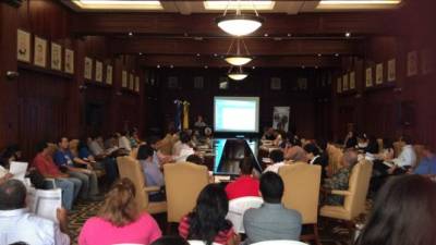 La reunión del Dinaf se desarrolla en la municipalidad de San Pedro Sula con representantes de diversos sectores.