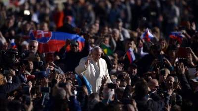 El papa Francisco en la plaza de San Pedro del Vaticano.