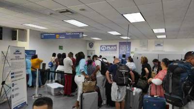 La máquina de rayos x de la terminal aérea se dañó hace un mes.