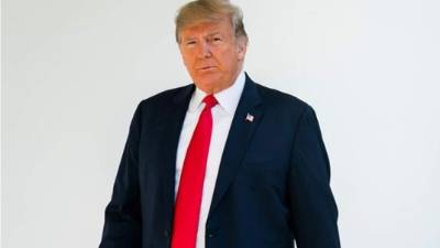 EL presidente estadounidense, Donald Trump, se dispone hoy a ofrecer una rueda de prensa sobre la investigación del FBI al candidato al Tribunal Supremo, Brett Kavanaugh, en la Casa Blanca, en Washington (Estados Unidos). EFE