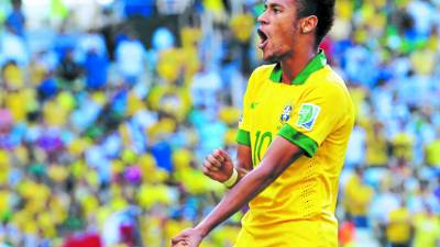 Neymar Equipo: Barcelona Posición: Delantero.