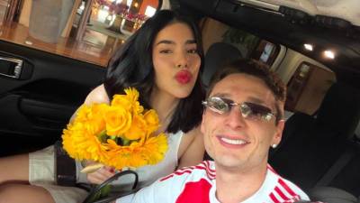 La cantante mexicana Kenia OS confirmó este viernes el fin de su relación sentimental con el cantante de corridos tumbados Peso Pluma, poniendo fin a semanas de especulaciones sobre una posible separación entre ambos artistas.