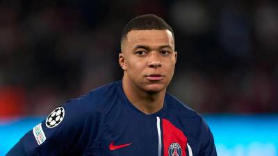 Kylian Mbappé le reclama pagos atrasados al PSG.