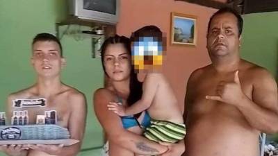 Camila Oliveira hizo público que su esposo le puso los ‘cuernos’ con su propio padre y la historia se ha viralizado en las redes sociales.
