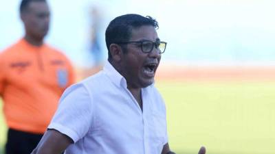 Carlos Padilla fue despedido por el Sabá FC luego de agredir a uno de sus futbolistas en juego por la segunda división.