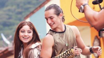 Los cantantes Karol Sevilla y Emilio Osorio.