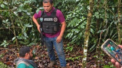 Un comerciante de 50 años fue rescatado con vida este sábado 19 de septiembre por agentes de la Unidad Nacional Antisecuestros (UNAS) de la Dirección Policial de Investigaciones (DPI), durante una operación ejecutada en una zona montañosa de la aldea Debajiados, en Santa Rita, Copán.