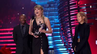 Taylor Swift encabeza la lista de nominados a los VMA con 10 postulaciones.