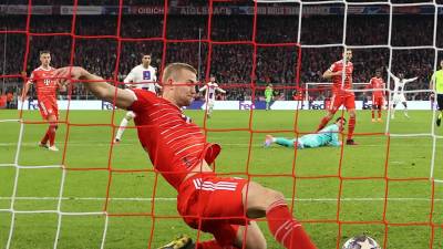 Matthijs de Ligt salvó en la línea de gol el disparo de Vitinha.