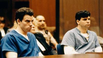 La audiencia del lunes de los hermanos Menéndez se llevará a cabo en el Tribunal Oeste de Van Nuys y los procedimientos comenzarán a las 10:30 am.