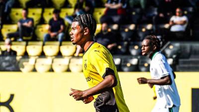 Leonardo Posadas se desempeña como defensor central.