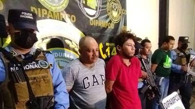 Momentos de la captura de los seis detenidos en Tegucigalpa.