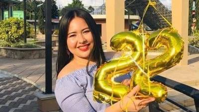 Dania Carolina Márquez González, una joven originaria de El Negrito, Yoro, murió durante la madrugada de este jueves en un accidente vial ocurrido en la carretera CA-13, a la altura de la colonia Omonita, en San Manuel, Cortés, tras una colisión entre una rastra y una camioneta.