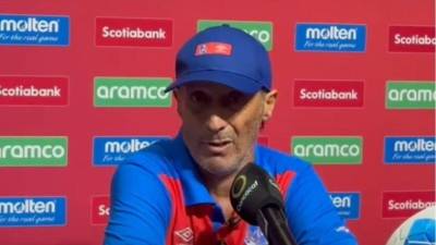 Pedro Troglio en conferencia de prensa tras la derrota ante Águila.