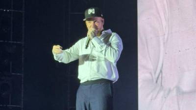 Residente durante su conciero en el estadio Chochi Sosa en Tegucigalpa, Honduras.