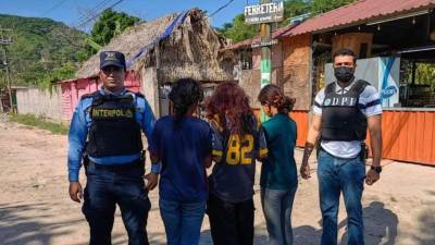 Las tres jóvenes fueron rescatadas en una aldea de Dos Caminos.