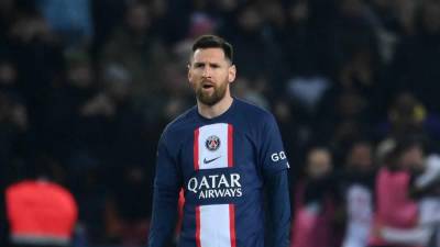 El PSG se asoma al abismo ante el Lyon y Messi es abucheado